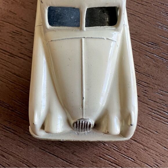 VINTAGE LESNEY MATCHBOX
1957 #32 JAGUAR XK140 - OFF WHITE - GREY WHEELS VERSION - Picture 9 of 11